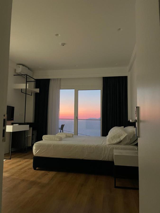 Sea & Lake View Villa Ксамил Экстерьер фото